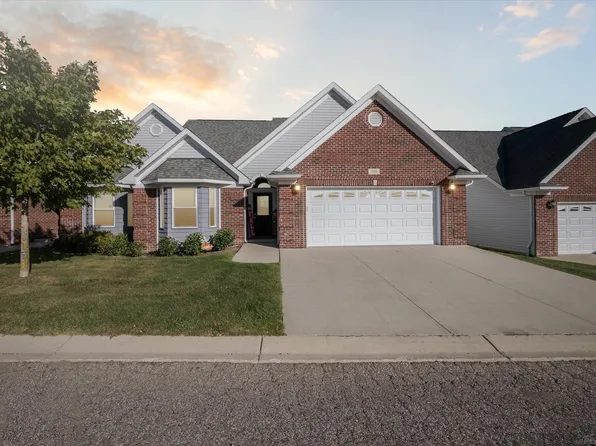 316 Devonshire Dr, Lapeer, MI 48446