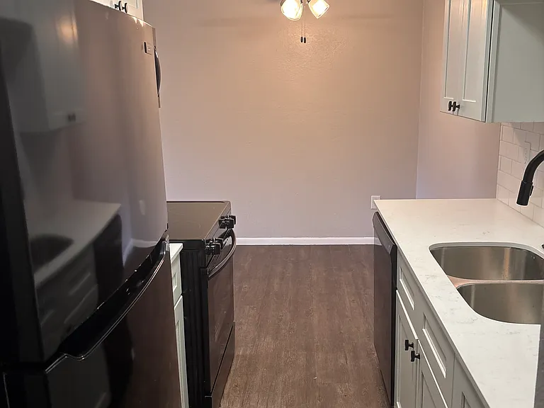 Forest Park Apartments — Photo 41