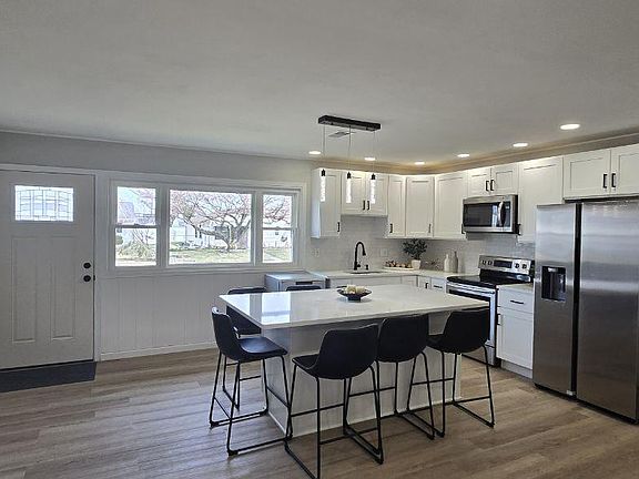 2nd image of 35 Beechtree Rd