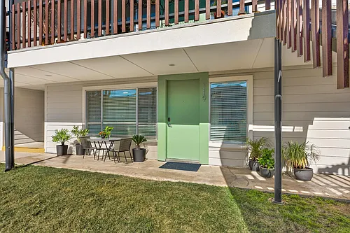 2200 Dickson Dr Photo 1