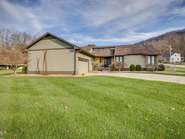 2229 Kings Bay Dr, Kingsport, TN 37660
