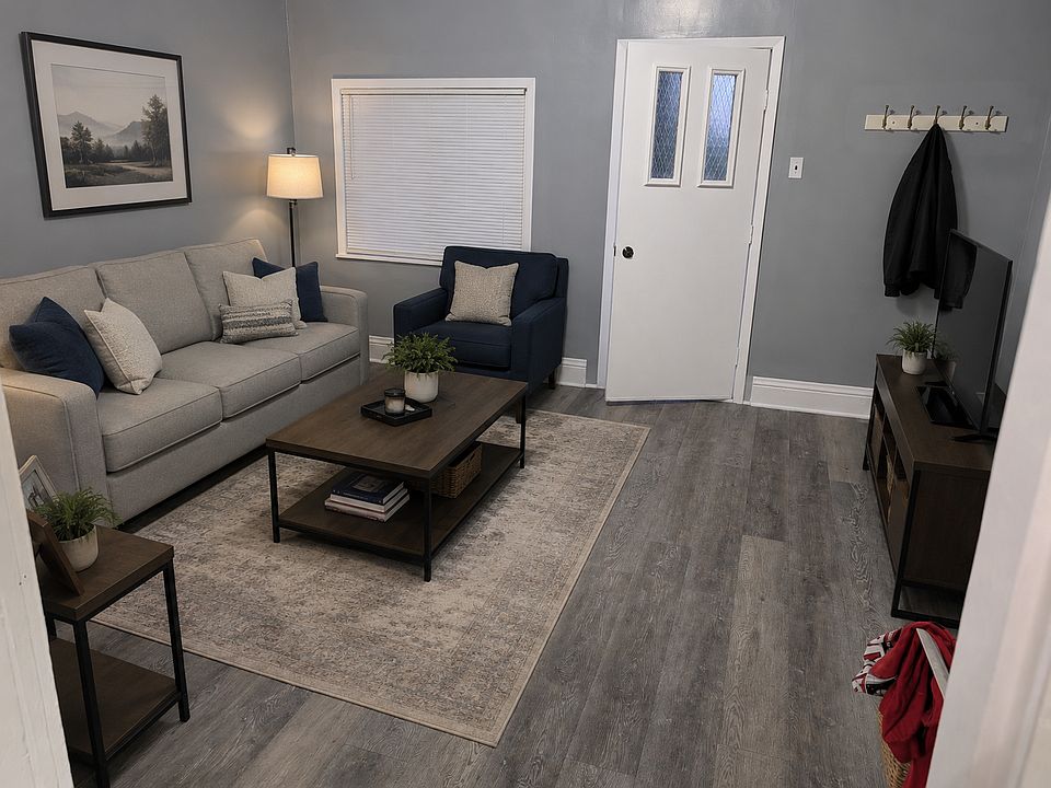 1st image of 129 1/2 Union St #129-1/2