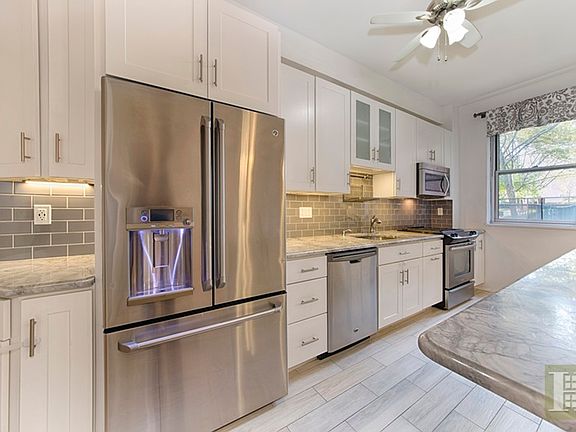 4th image of 500 Grand St #Cgf