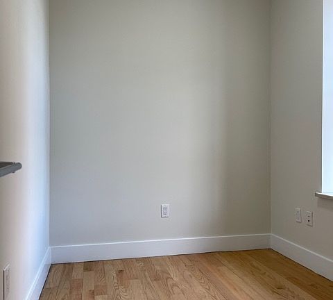 4th image of 19 Stanton St #22F