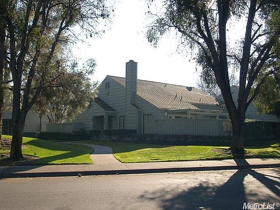 2nd image of 2868 Sherwood B Ave