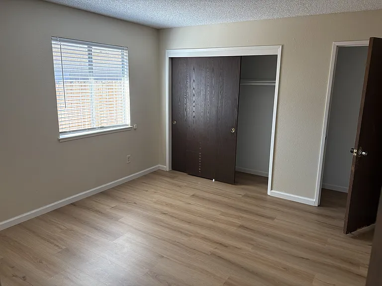 9360 Mira Del Rio Dr #B — Photo 8