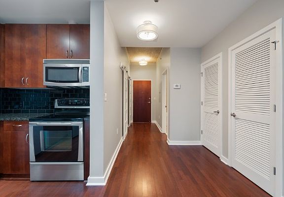 3rd image of 301 Demonbreun St Unit 309