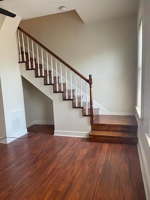 2 bed, 1.5 bath, 1200 sqft, $1,400 — Photo 3