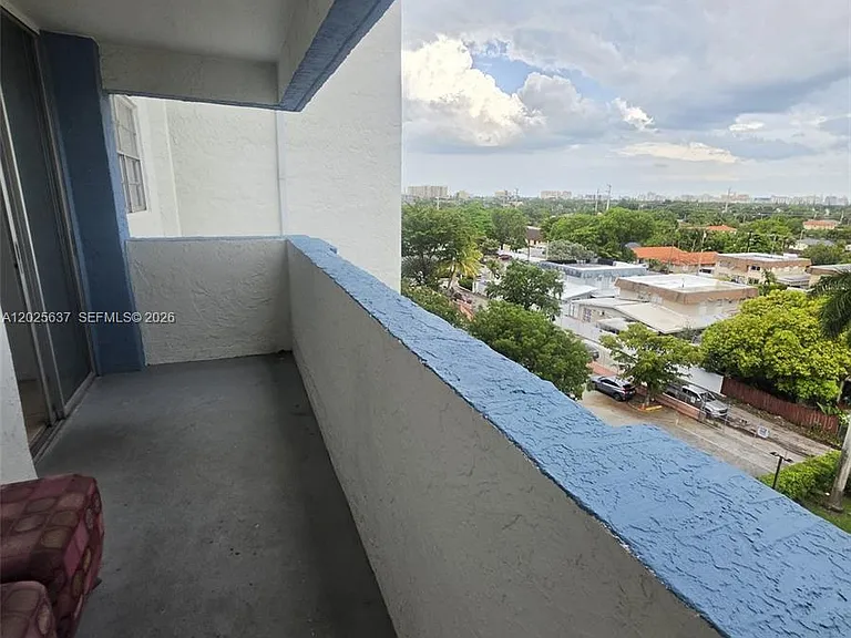 5050 NW 7th St #610 — Photo 22