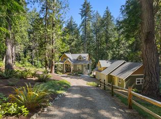 10550 Arrow Point Dr NE, Bainbridge Island, WA 98110