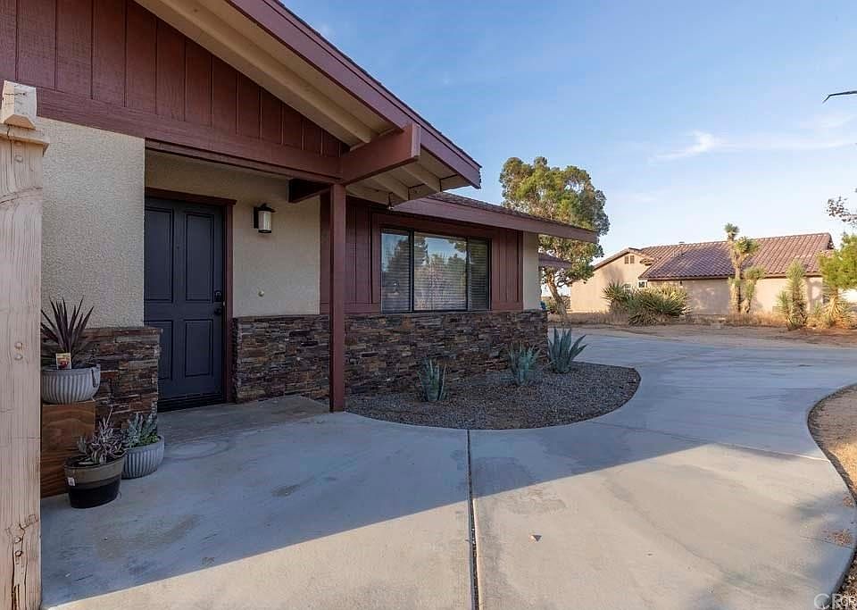 1st image of 58350 Bonanza Dr