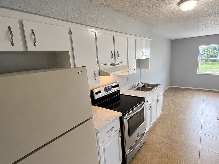 1114 Atlantic Rd — Photo 2