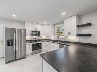 2 Charlemagne Blvd, Clarksville, TN 37042