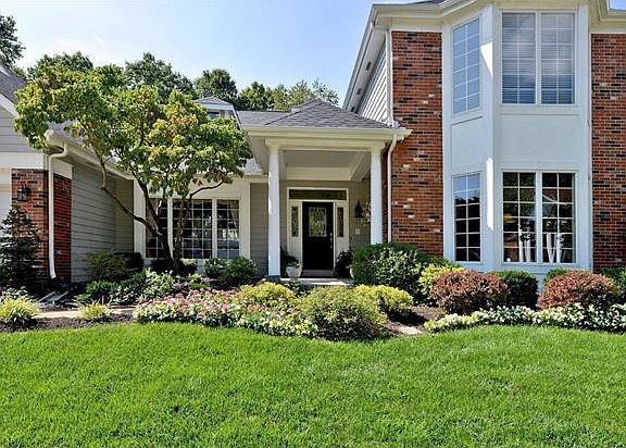3rd image of 326 Turnberry Place Dr