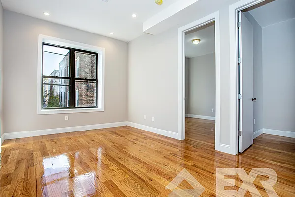 Rented by EXR | media 7