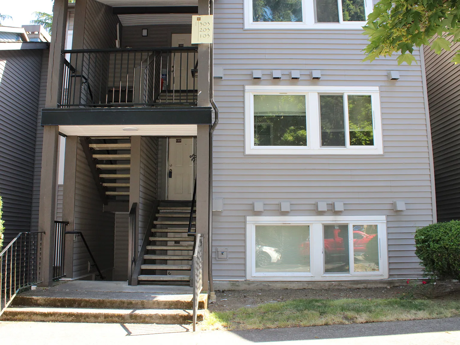 2 bed, 961 sqft, $1,750 — Photo 2