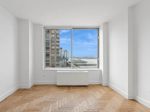 200 Riverside Boulevard image 8 of 12