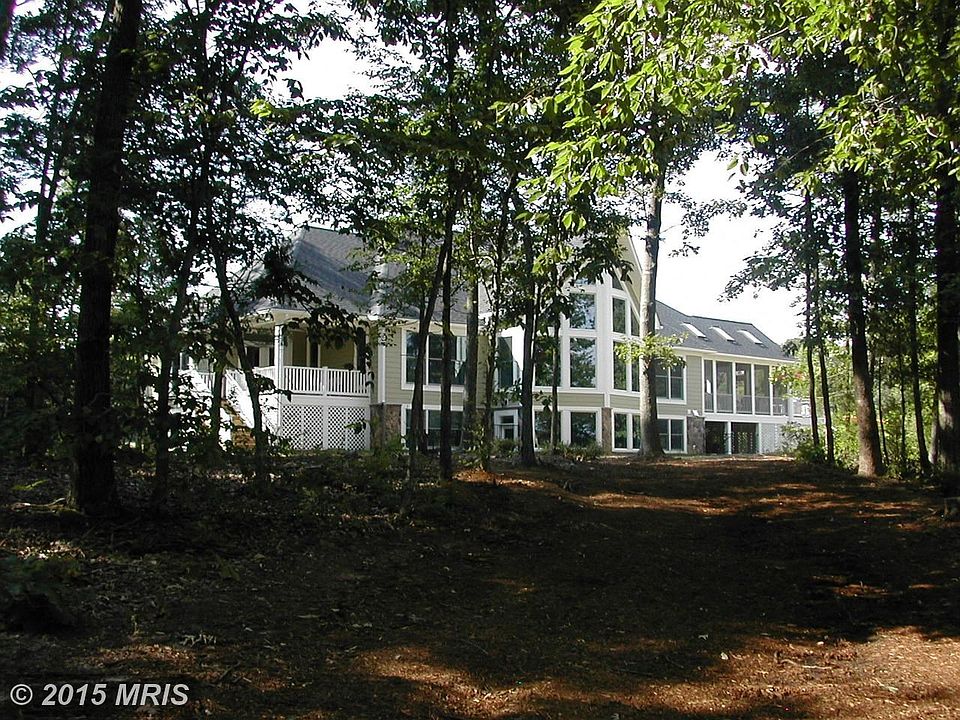 Exterior (Rear)