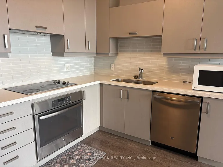 28 Uptown Dr #616 — Photo 3