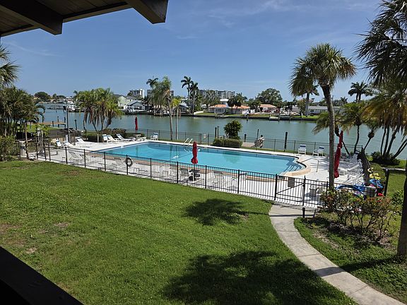 4th image of 507 Plaza Seville Ct APT 14