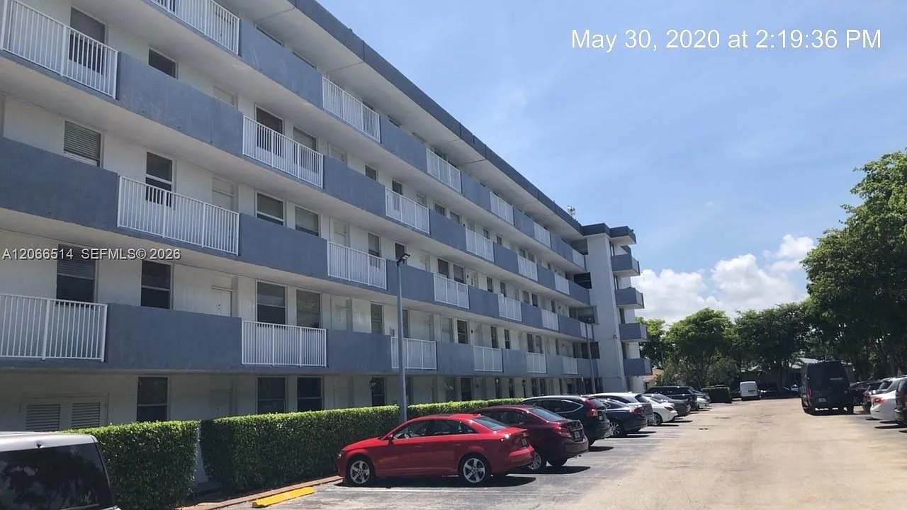 North Bay Villas Condo — Photo 4