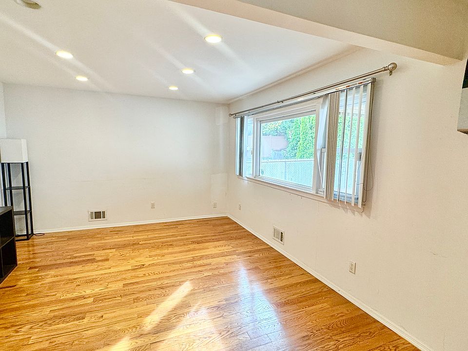 1st image of 127 Maybury Ave #1