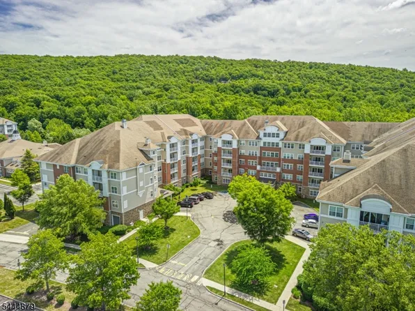 8421 Warrens Way BLDG 8 #421, Wanaque Boro, NJ 07465