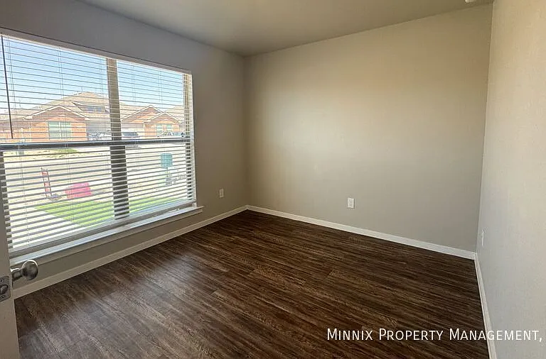 2120 N Jayton Ave #A — Photo 11