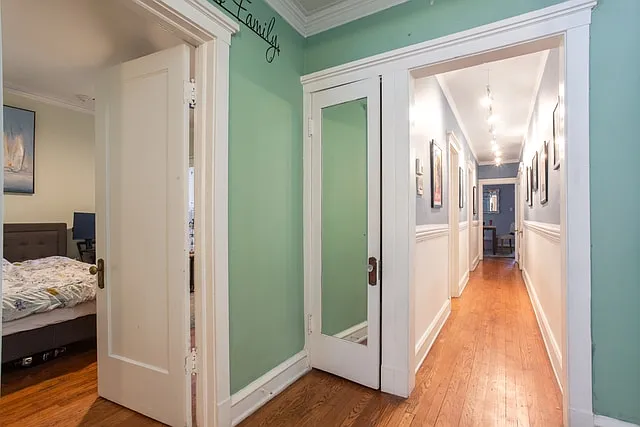 4174 N Clarendon Ave — Photo 7