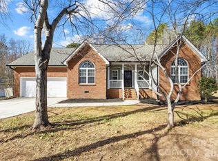 108 Woodstork Cove Dr, Mooresville, NC 28117