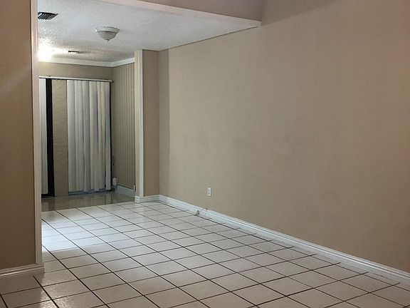 3rd image of 479 Glenwood Dr
