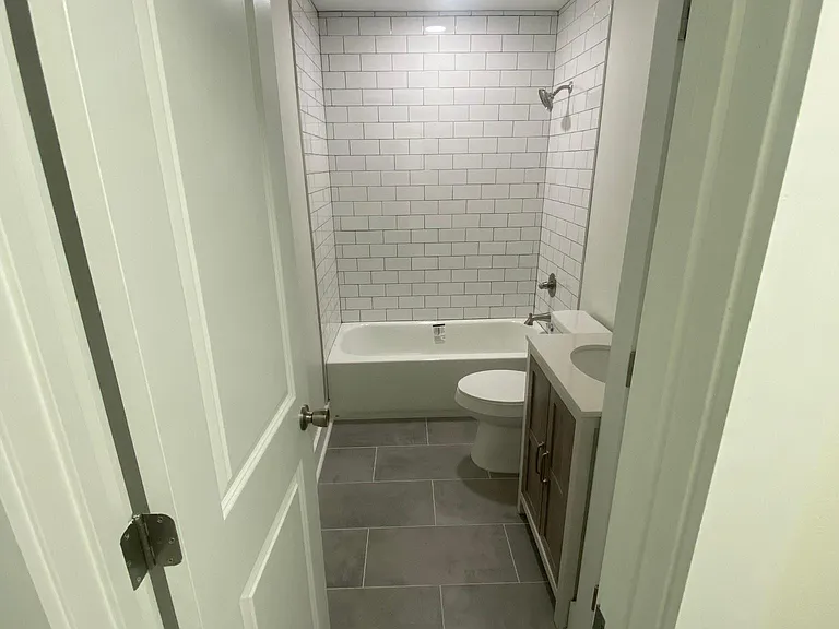 5463 Norden Dr S — Photo 11