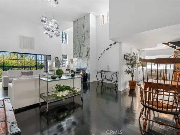5339 Lindley Ave Unit 304, Tarzana, CA 91356