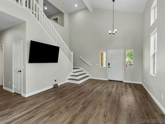 3rd image of 2201 Orange Grove Pl