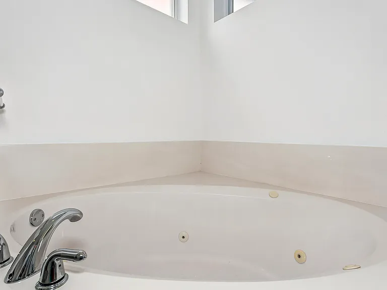 5930 Hermitage Dr — Photo 20