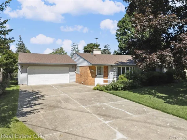 23925 W Le Bost Dr, Novi, MI 48375