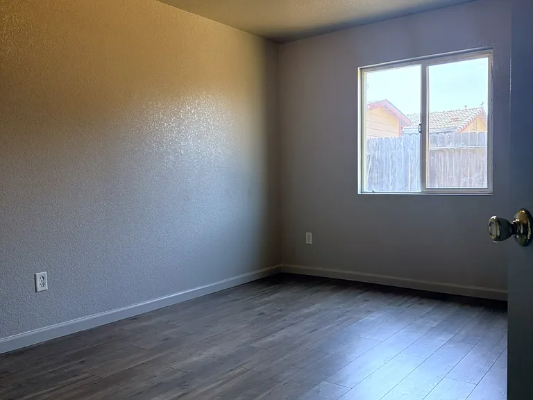 520 Saint Teresa Ct — Photo 17