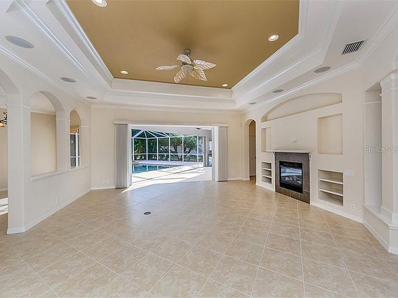 4th image of 806 Monticello Ct