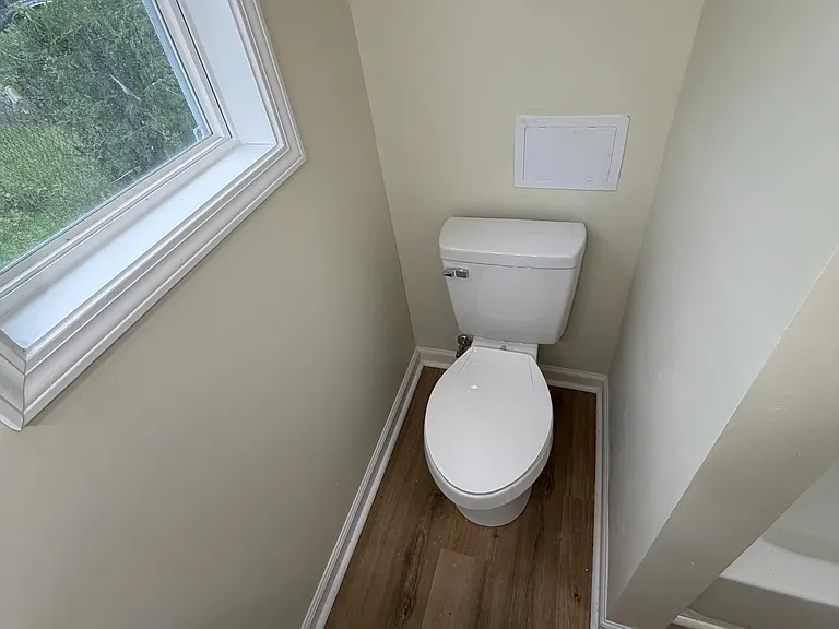 1109 W Hill St — Photo 5