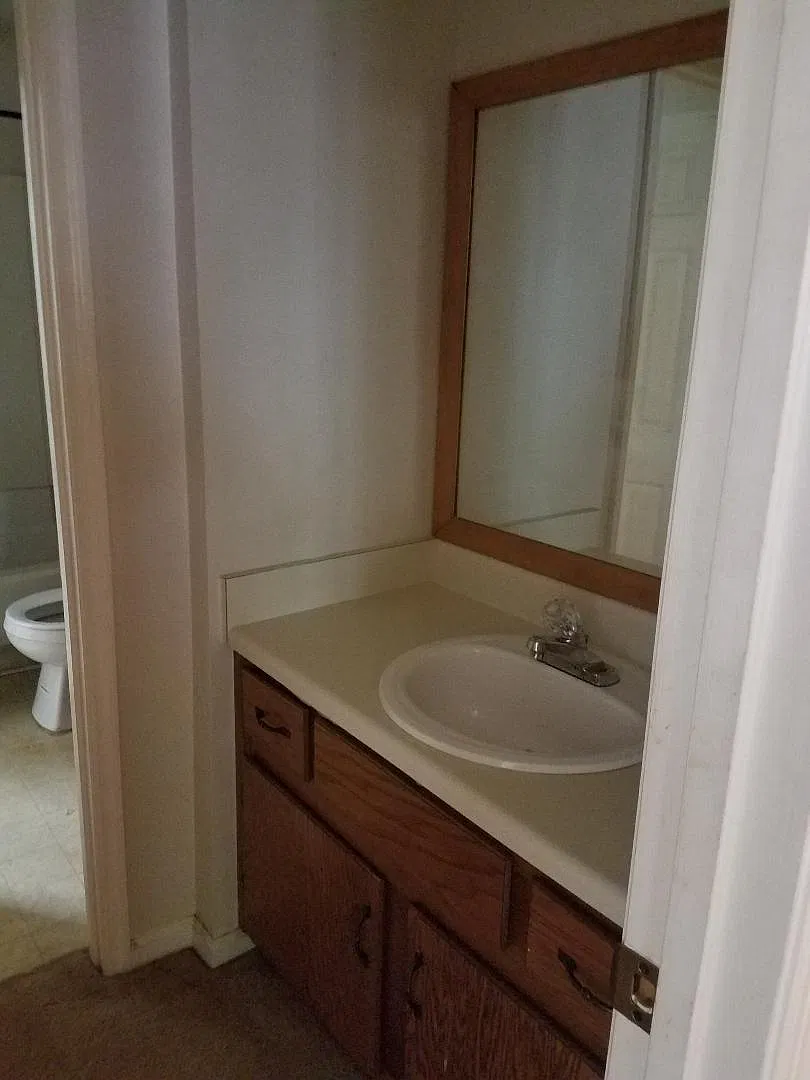 2 bed, 1080 sqft, $1,700 — Photo 4