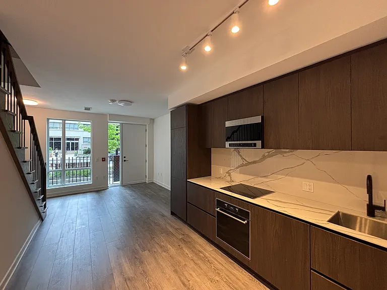 117 Broadway Ave — Photo 35