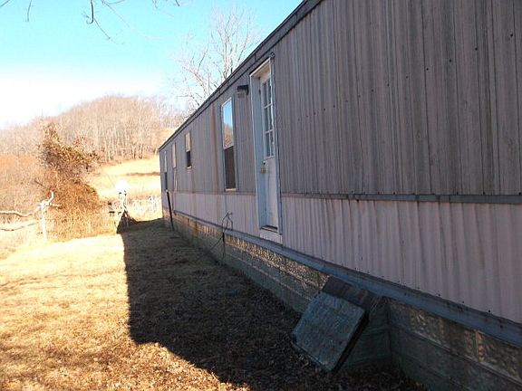3rd image of 6084 Floyd Pike