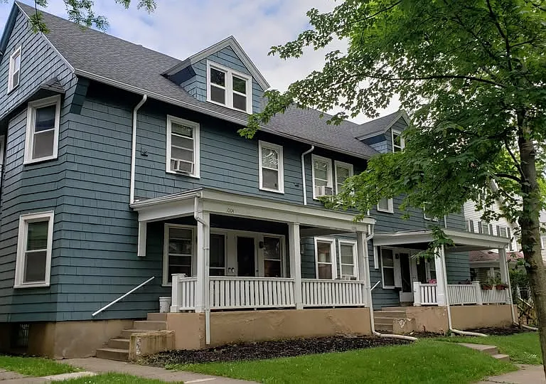 1004 Harvard St — Photo 3