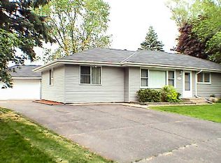 271 Dawn Ave, Shoreview, MN 55126