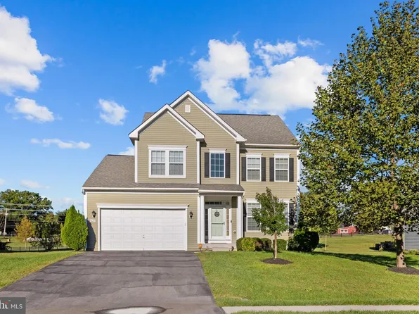 9627 Morning Walk Dr, Hagerstown, MD 21740