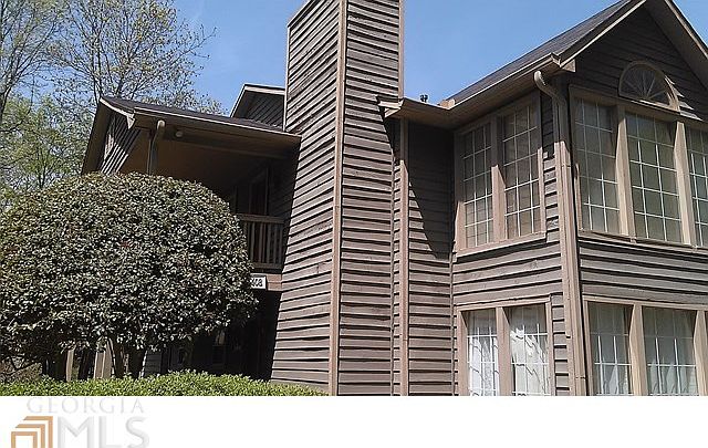 1st image of 407 Country Park Dr SE
