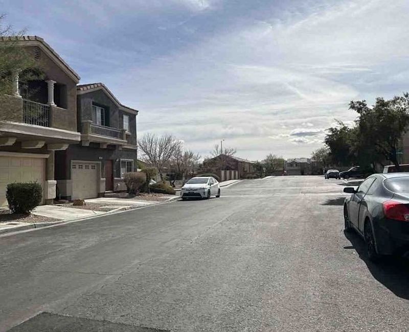 Exterior Neighborhood (street photo)