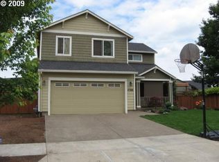 4388 5th St, Hubbard, OR 97032