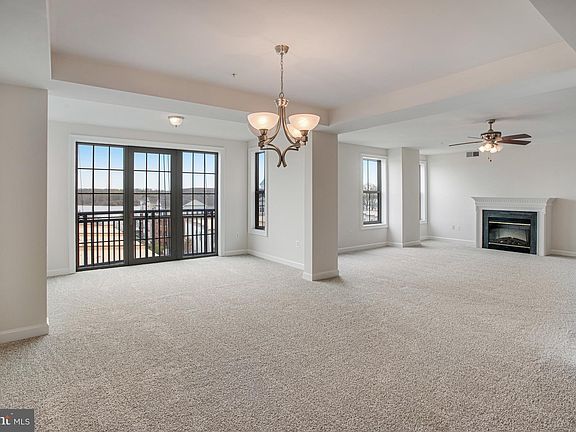 4th image of 485 Harbor Side St APT 603