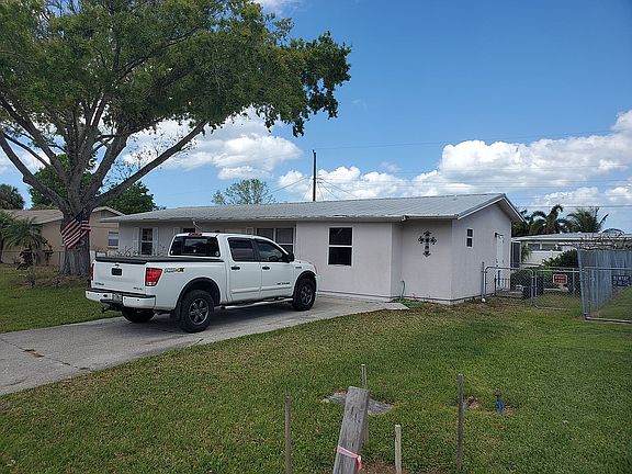 4th image of 336 44th Street Ct W